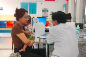 Bệnh sởi, sốt xuất huyết, tay chân miệng đồng loạt tăng