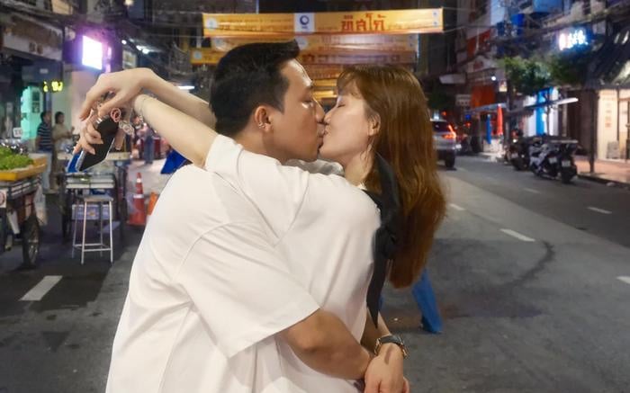 Hari Won công khai 'nhắc nhở' Trấn Thành cùng vượt qua ngày đặc biệt này